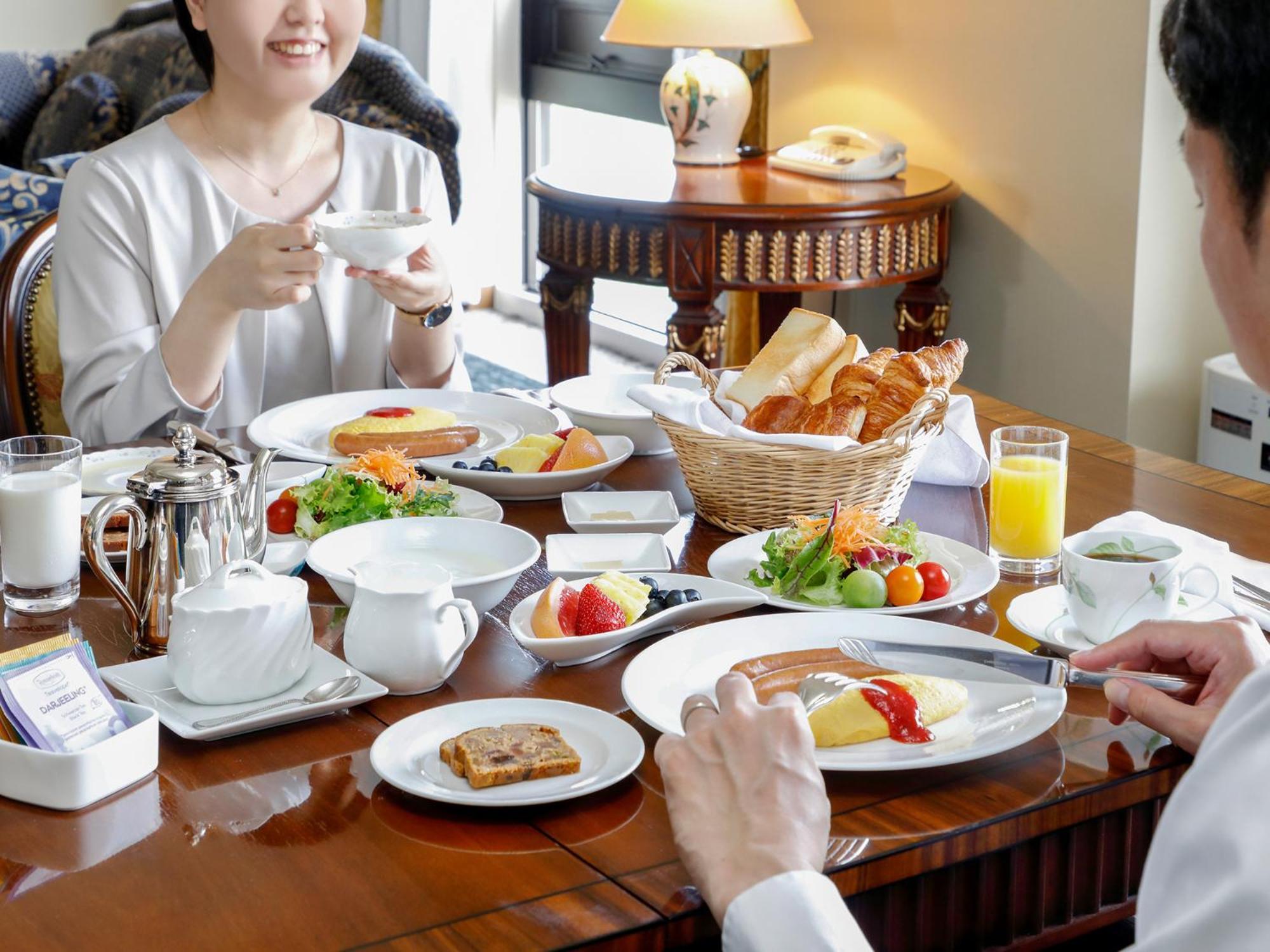 فندق بريمير -تسيوباكي- سابورو الغرفة الصورة A breakfast buffet at a hotel